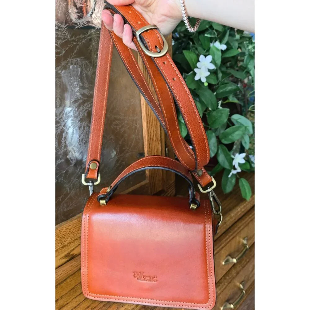 Italian leather crossbody - Picture 3 of 4